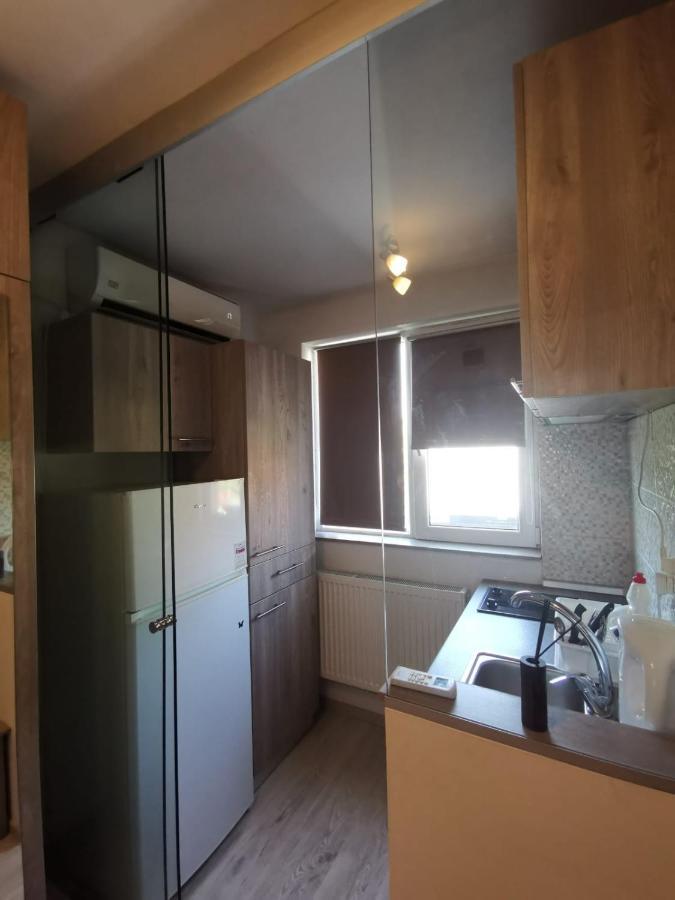 Holidays Inn Studio Bucharest Exterior photo